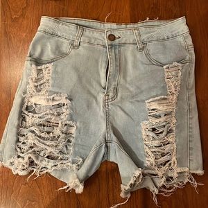 Distressed shorts size M